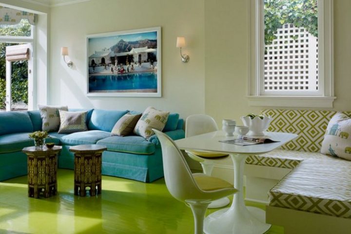 Obývací pokoj v zelené a modré barvě