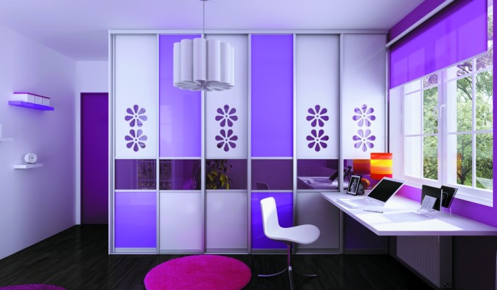 Studentský pokoj ve fialové barvě