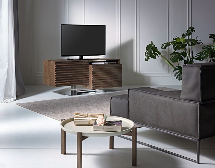 Elegantní TV stolek