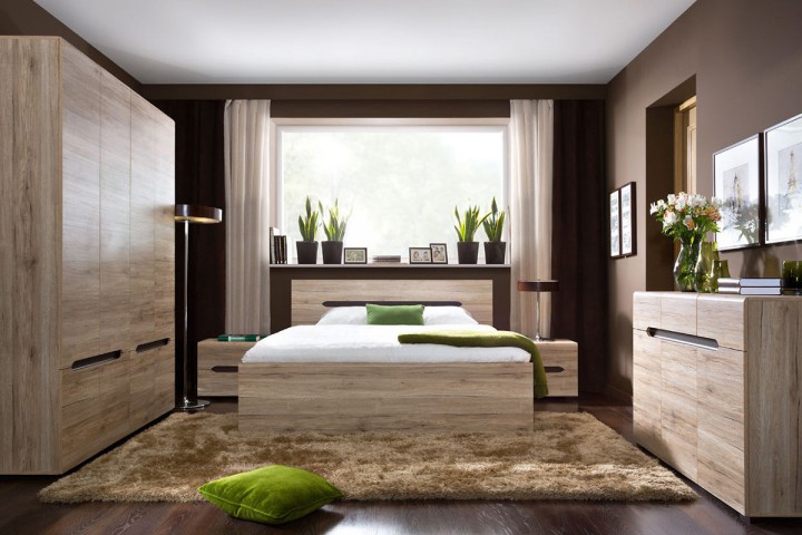Moderní hnědá ložnice s dřevěným nábytkem